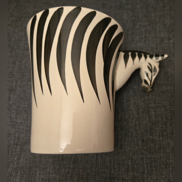 Zebra Sculpted 3D Coffee Mug Hand Painted Stoneware Black & White - Picture 4 of 5